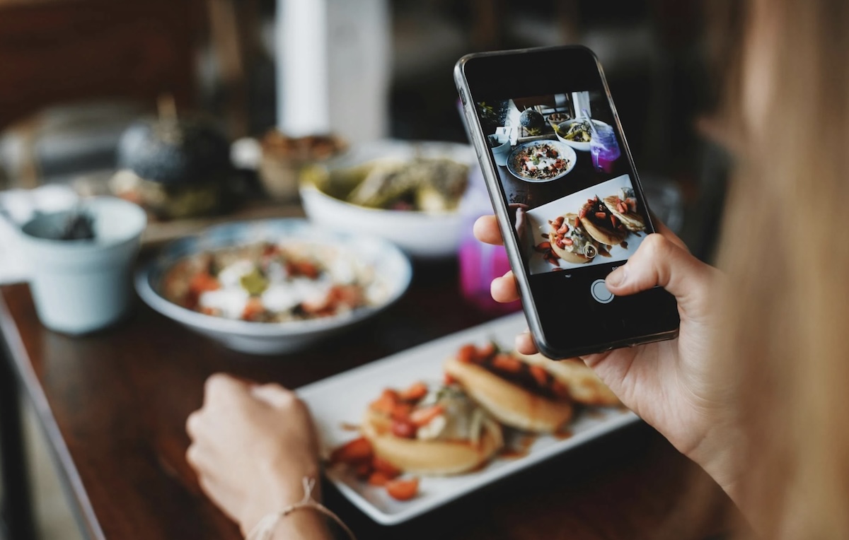 Balance in mindful eating and exercise. Image: Pexels - ROMAN ODINTSOV