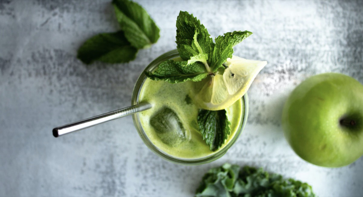 Green drink. Unsplash - Christina Rumpf
