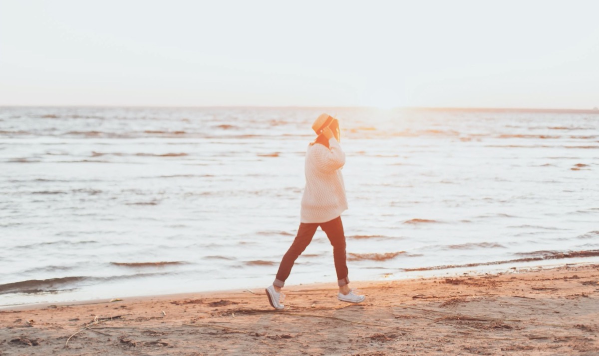 Morning walk on the beach Image: Pexels - Elina Sazonova