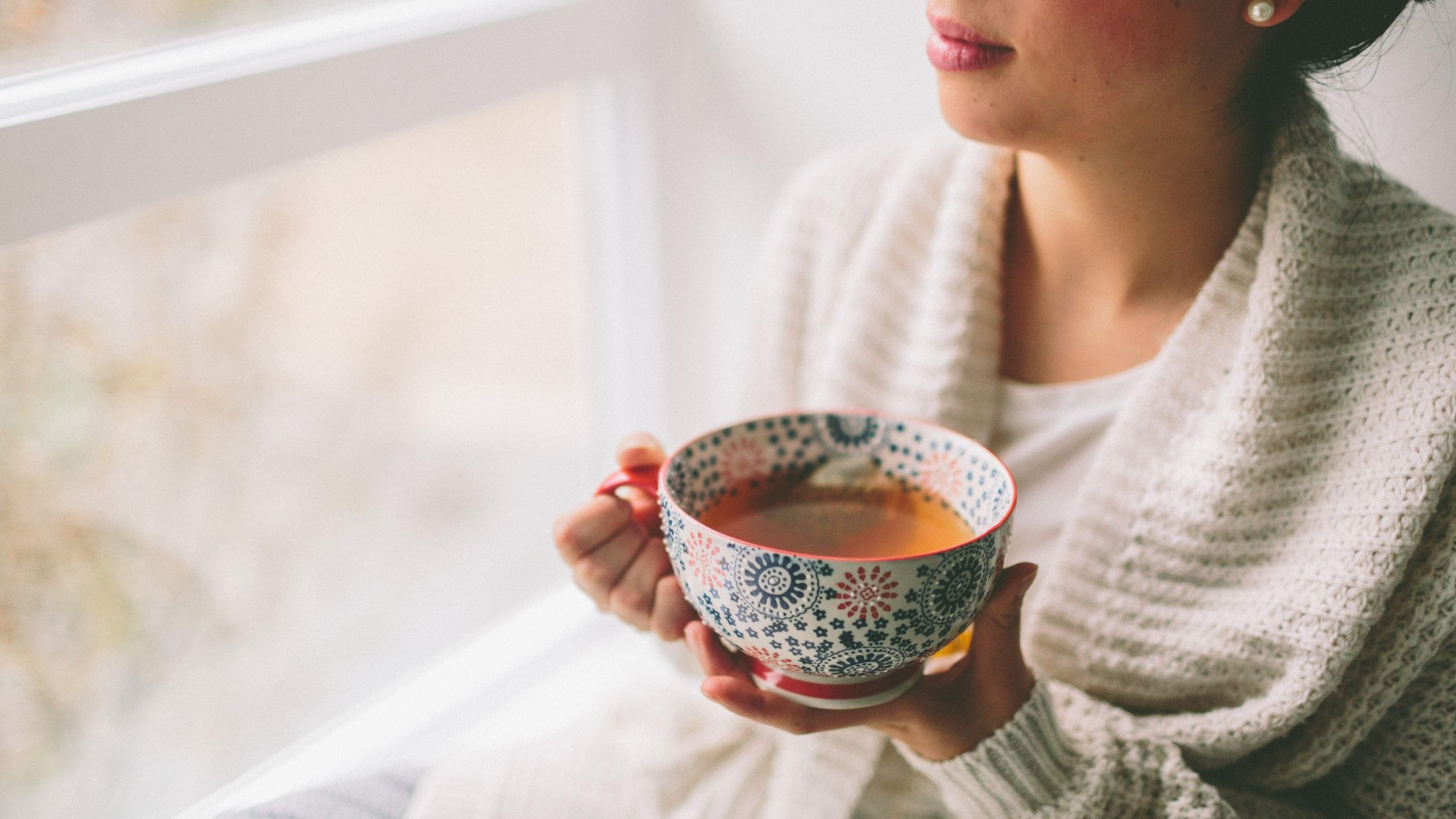 Woman drinking tea 