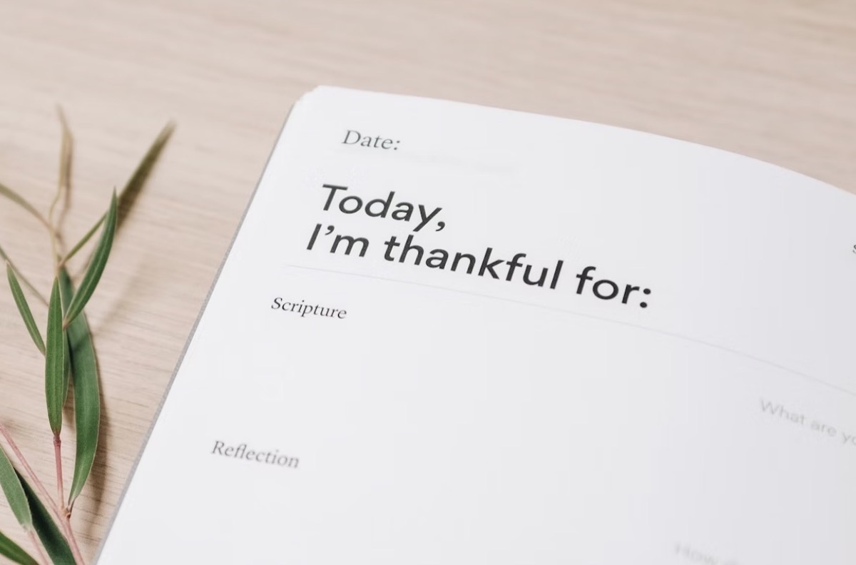 Journaling Grateful. Unsplash - Hello Revival
